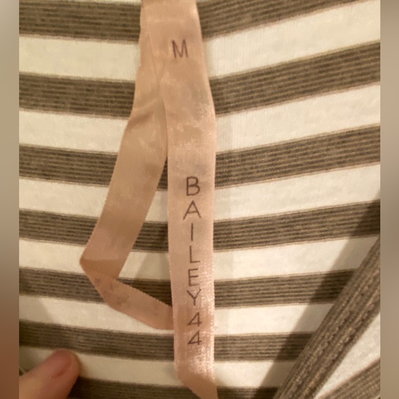 Anthropologie Bailey 44 raglan 3/4 sleeve stripe top. Size Medium. - Picture 3 of 10